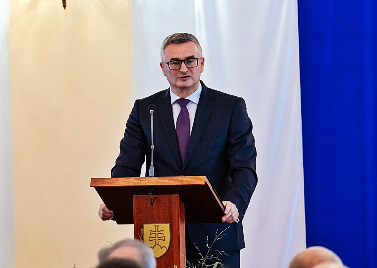 Fiačan elnézést kért az információk kiszivárgásáért, nem mond le