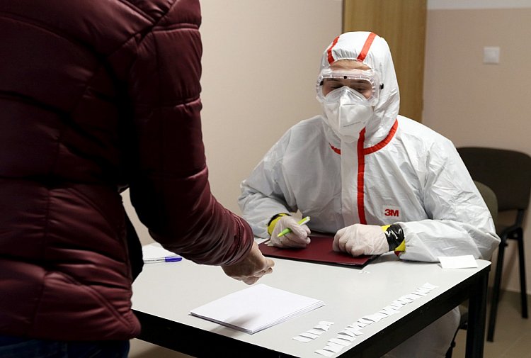 Vasárnap folytatódik a tömeges tesztelés a Puhói járásban