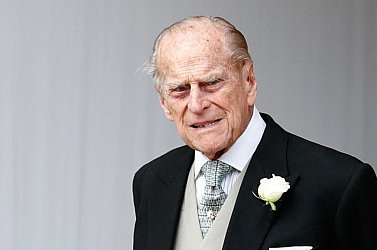 Másik kórházba szállították át a brit uralkodó férjét
