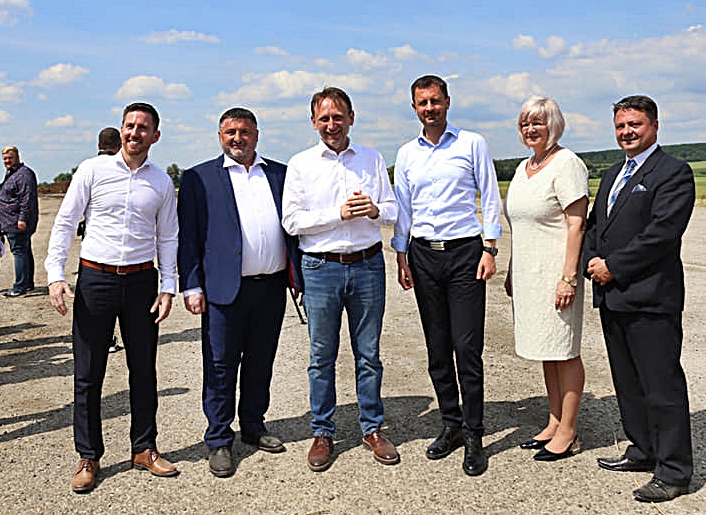 Heger üdvözli, hogy Kyseľ államtitkár távozik a 4.500 eurós malacaihoz...
