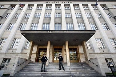 Természetesen sem az Igazságügyi Palotában, sem a legfelsőbb bíróságon nem találtak bombát