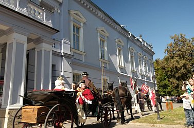 Szlovák–magyar együttműködésben újul meg az ürményi kastélypark